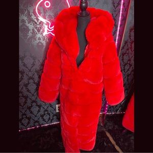 Azalea Wang Red Faux Fur Trench Coat❤️